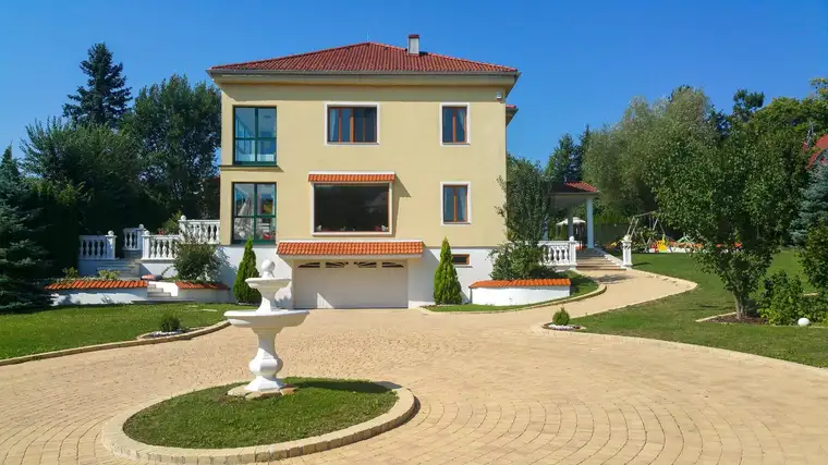 Zeitlose Eleganz – Ihr neues Zuhause in bester Lage von Siegenfeld