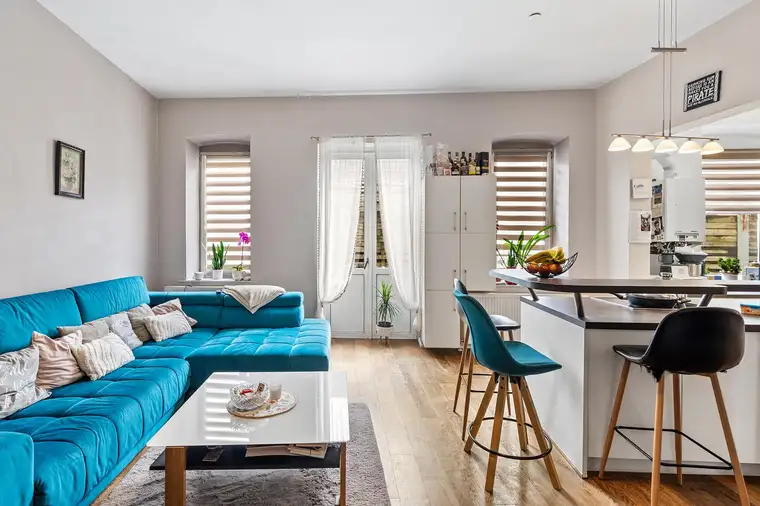 Großzügige 4-Zimmer-Altbauwohnung in Strandbad Nähe