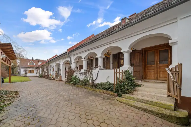 Historischer Streckhof mit Gästehaus &amp; großzügigem Grundstück