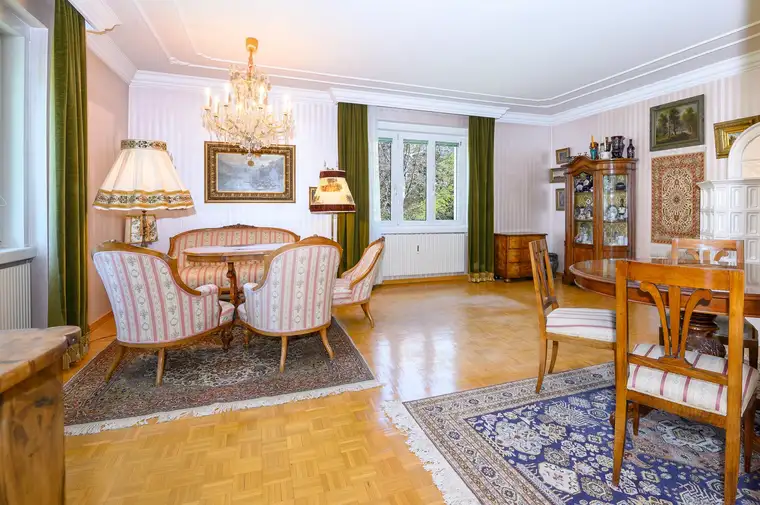 Stilvolle 4-Zimmer-Wohnung in zentraler Grünoase
