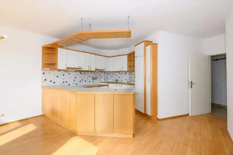 Stilvolle 3-Zimmer-Wohnung mit sonnigem Balkon – Ihr Zuhause in Maria Lanzendorf
