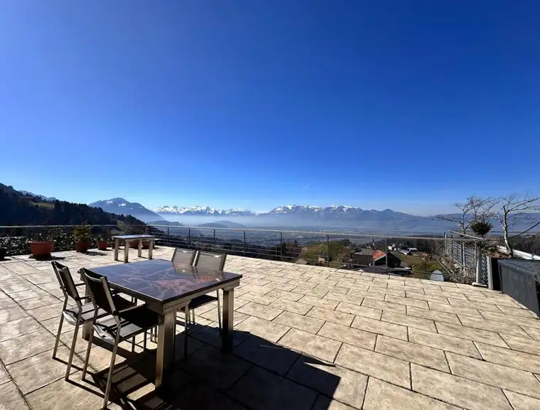 Charmante Maisonette-Wohnung in Dafins mit atemberaubender Aussicht!