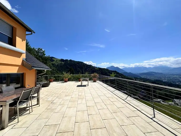 Wohnen über den Wolken: Zweitwohnsitz in Dafins mit Weitblick!