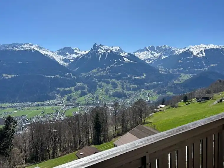 „Ihr Zweitwohnsitz am Sonnenbalkon des Montafons – stilvolle Eigentumswohnung in Bartholomäberg“