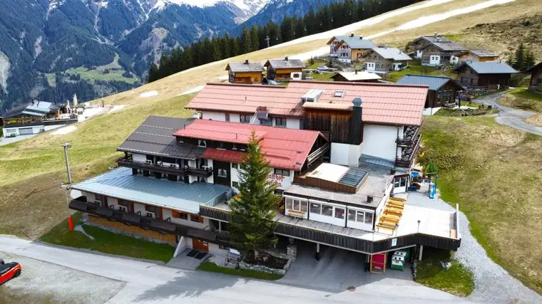 Ski-In/Ski-Out: Verpachtetes Hotel mit guter Rendite in bester Lage des Montafon!
