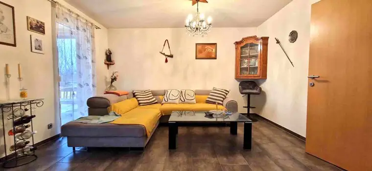 Energieeffizienter Bungalow mit Doppelgarage und Gemüsegarten in Hohenems