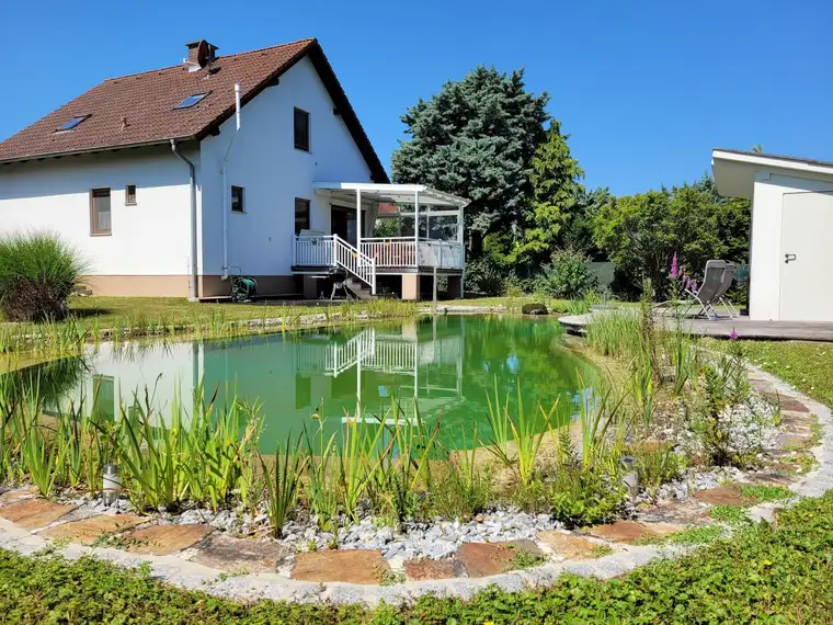 Einfamilienhaus mit großem gepflegten Garten
