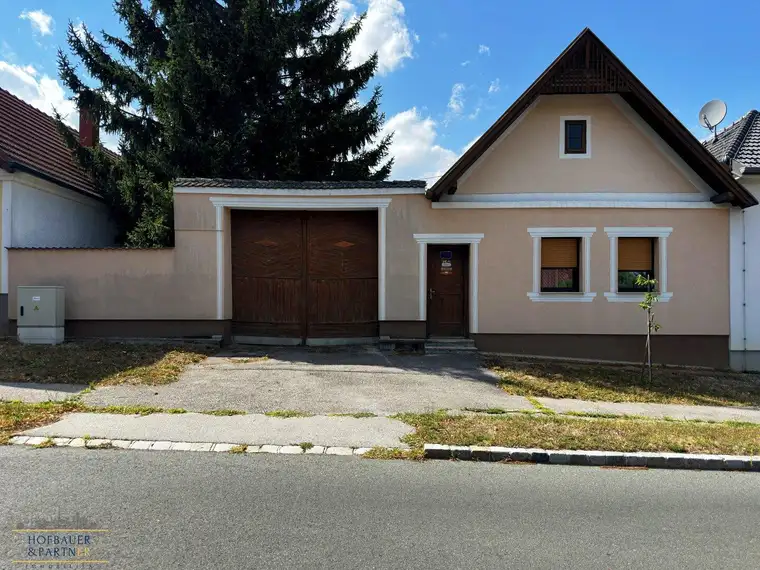 Traditionelles Bauernhaus mit großem Grundstück und vielseitig nutzbarem Stadl