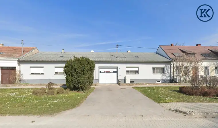 Lebendiges Unternehmen mit monatlichen Einnahmen von 10-12.000€