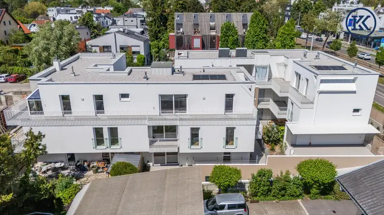 Urbanes Wohngefühl mit Balkon: Stilvolles 2-Zimmer-Domizil im Obergeschoss nahe der U1