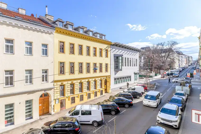 ca. 2.310 EUR/m2 | 4 Wohnungen + Werkstatt | ca. 238m2 NFL
