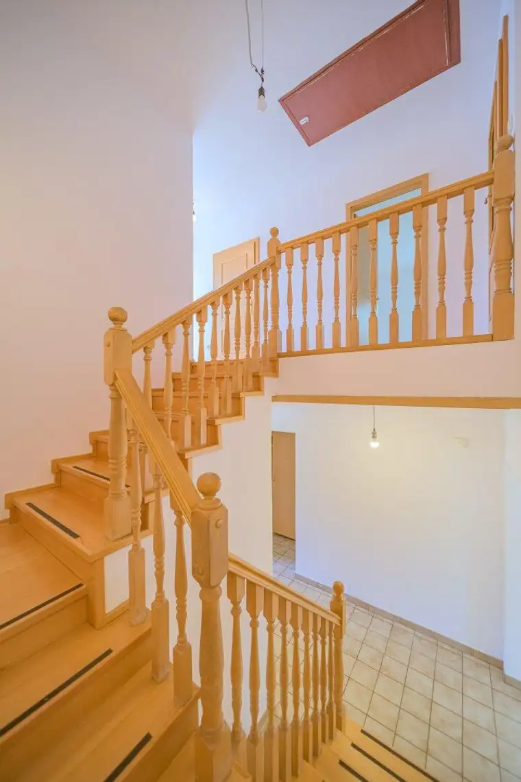+ RESERVIERT + Haus in gekuppelter Bauweise am Wolfersberg | Garten mit Altbaumbestand