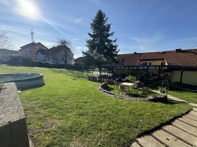 Grundstück mit Bestand und vielfältigem Potential