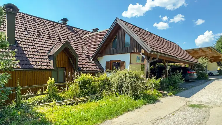 Naturnahes Familienidyll in den Kärntner Alpen: Mehrfamilienhaus mit großzügiger Wohnfläche in Winklern