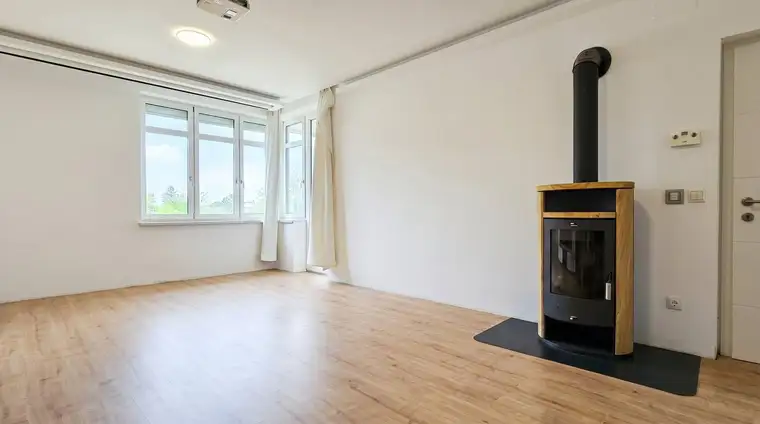 Außergewöhnliches Preis-Leistungs-Verhältnis | Kernsanierte 4-Zi-Wohnung | Sofort beziehbar