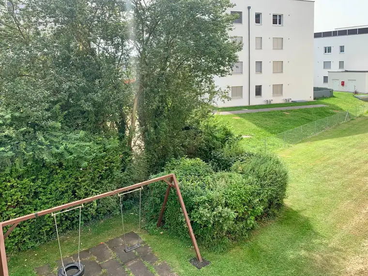 Top aufgeteilte 3 - Raum Wohnung mit Loggia - inkl. Heizkosten
