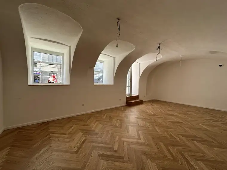 Gewerbefläche an der Währinger Straße Ecke Thurngasse verfügbar