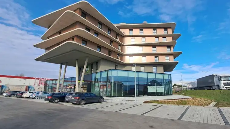 Großzügige Gewerbefläche im Neubau zu Mieten