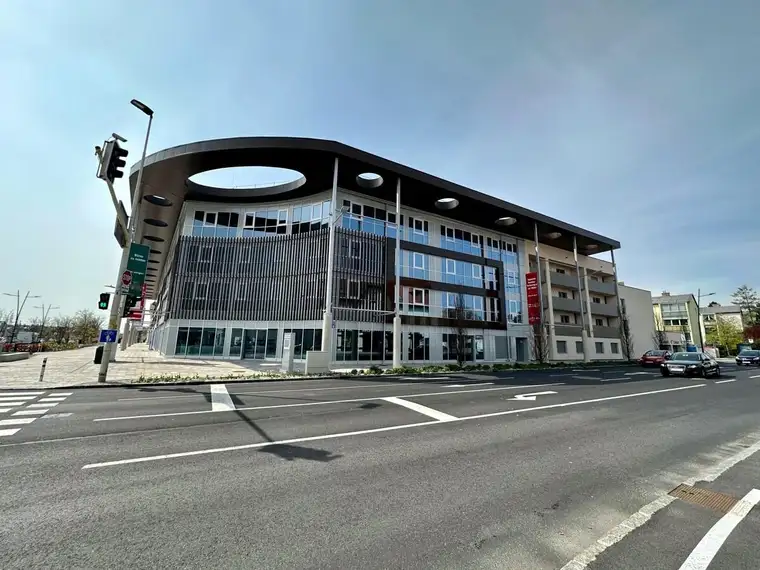 Erstbezug! Modernes Bürohaus in Wiener Neudorf