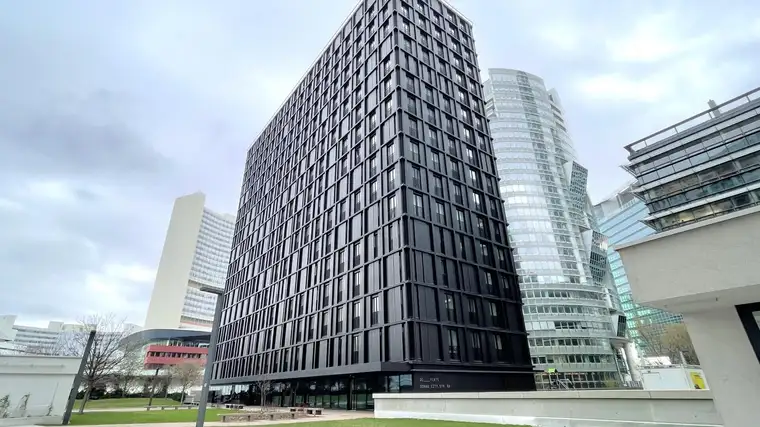 Hannah Martl, EHL Gewerbeimmobilien GmbH