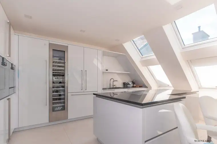 Exklusive Luxus-Dachgeschosswohnung mit ca. 60 m² Dachterrasse | voll möbliert | Smart Home | Garage | 1180 Wien