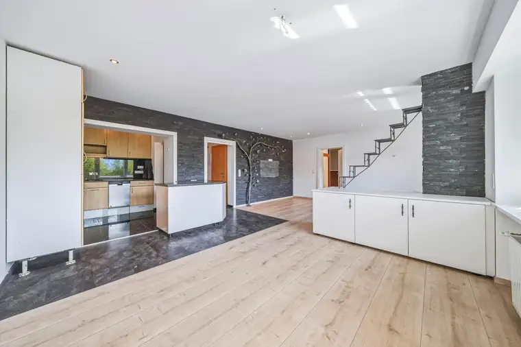 Großzügige 2-Zimmer Wohnung in Zentrumsnähe in Seefeld zu kaufen