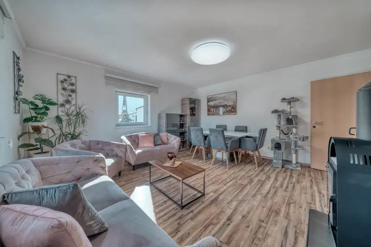 Familientraum! Großzügige 4-Zimmer Wohnung mit Garten zu verkaufen!