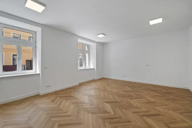 Hochwertig sanierte Altbauwohnung mit Freifläche