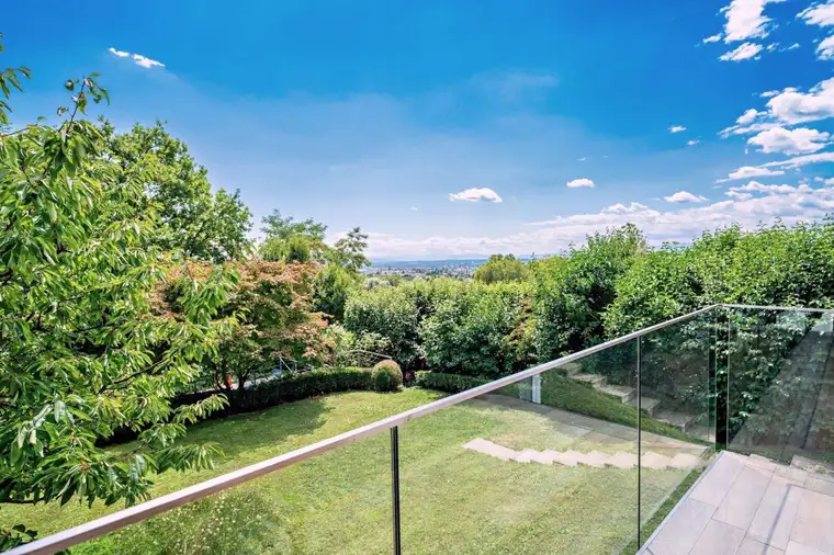 Exklusives Wohnhaus mit Pool und traumhafter Aussicht über Graz