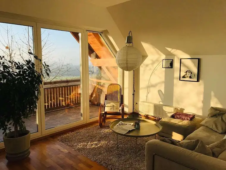 PRIVATVERKAUF! Elegante Doppelhaushälfte mit Terrasse und Alpenblick - für Familien und Pärchen!
