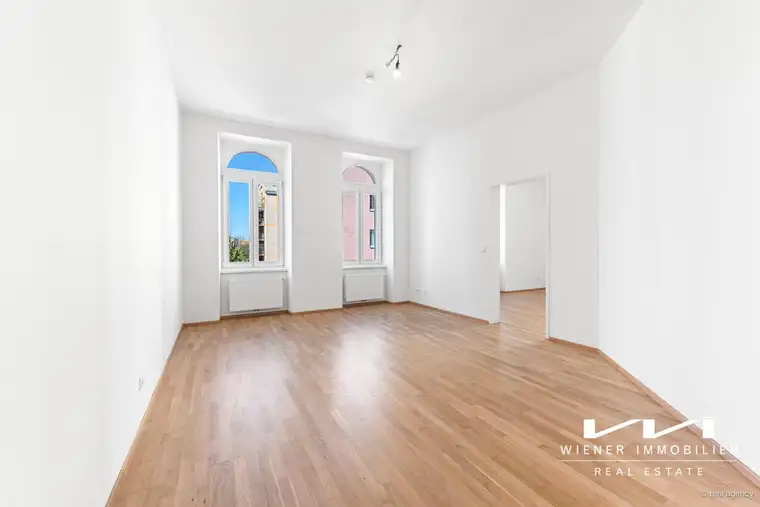 Vollsanierte, großzügige 2-Zimmer Altbauwohnung
