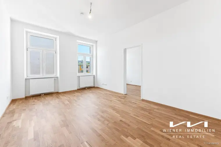 Klassischer, wunderschön sanierter Altbau mit hellem Entrée &amp; separater Küche