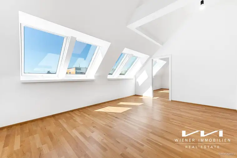 Lichtdurchflutete Dachgeschosswohnung – ideal für Singles oder Paare!