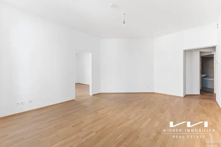Attraktives 4% Renditeobjekt: 2-Zimmer Altbauwohnung, unbefristet vermietet