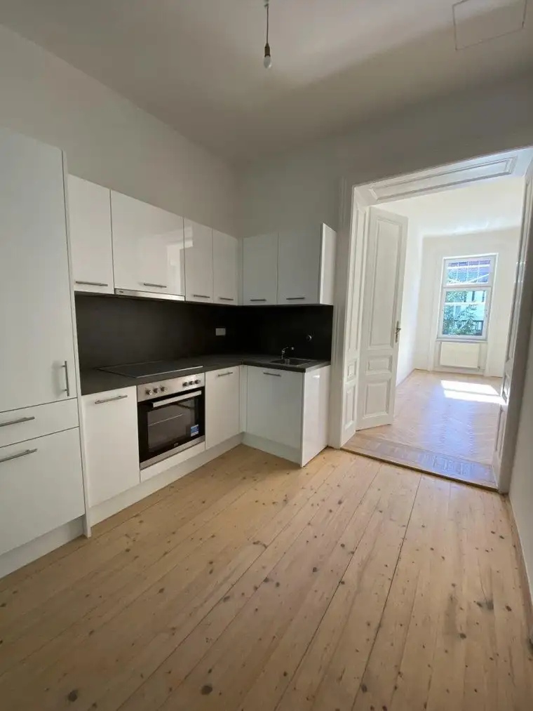 Wunderschöne 2 Zimmer Wohnung mit grossem Balkon, in einer charmanten Villa in 1130 zu verkaufen!