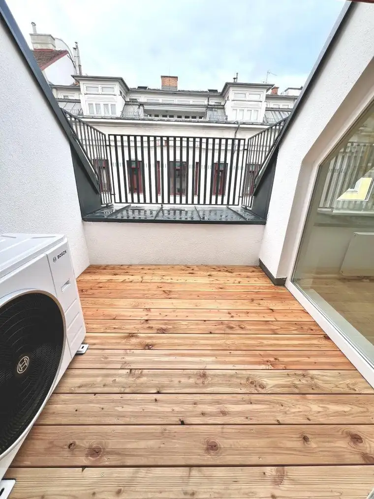 Schöne Dachgeschoss-Maisonette mit 83m², 3 Zimmern &amp; Terrasse in 1180 zu kaufen!!