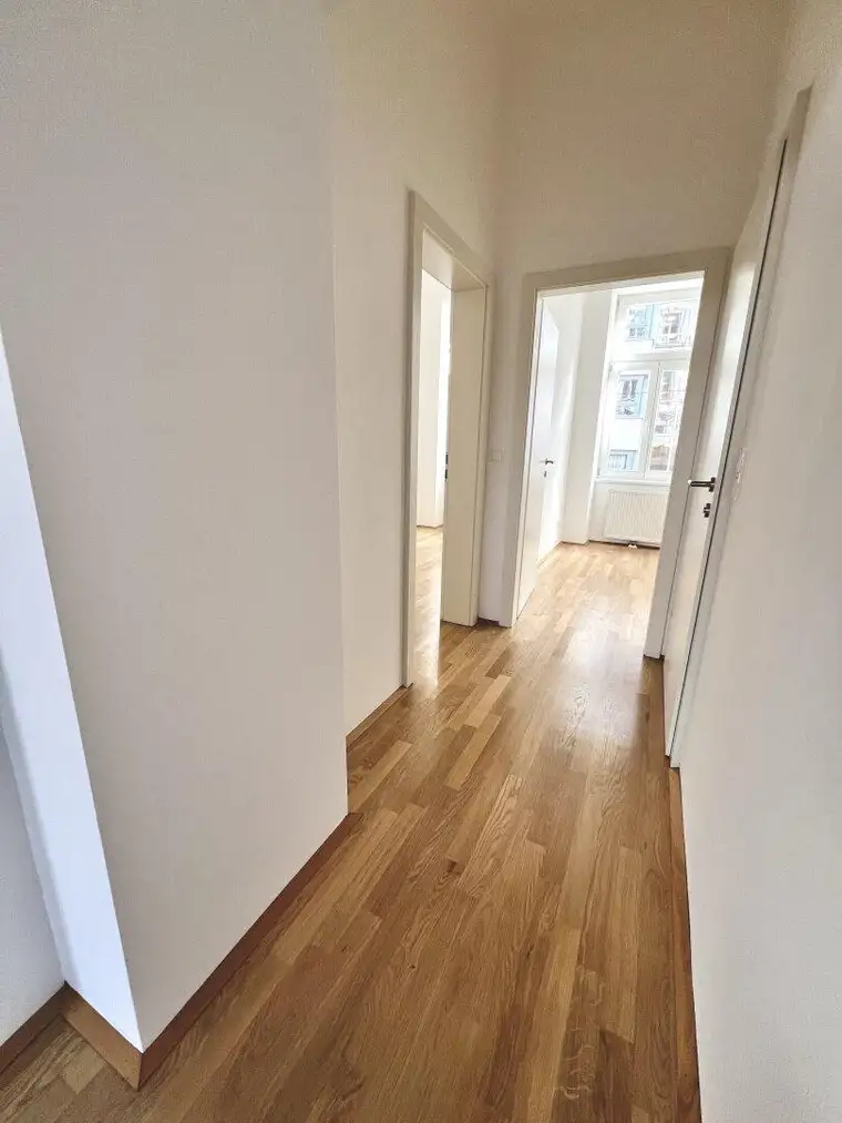 Modernisierte 58m² Wohnung mit Balkon: 3-Zimmer, Einbauküche in zentraler Lage für 279.000€