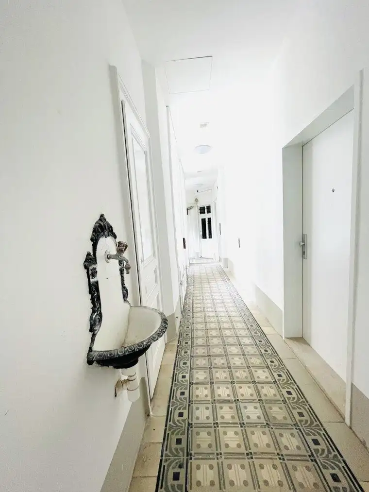Stadt-Wohnung, 2-Zimmer, sanierungsbefürftig für 200.000 €