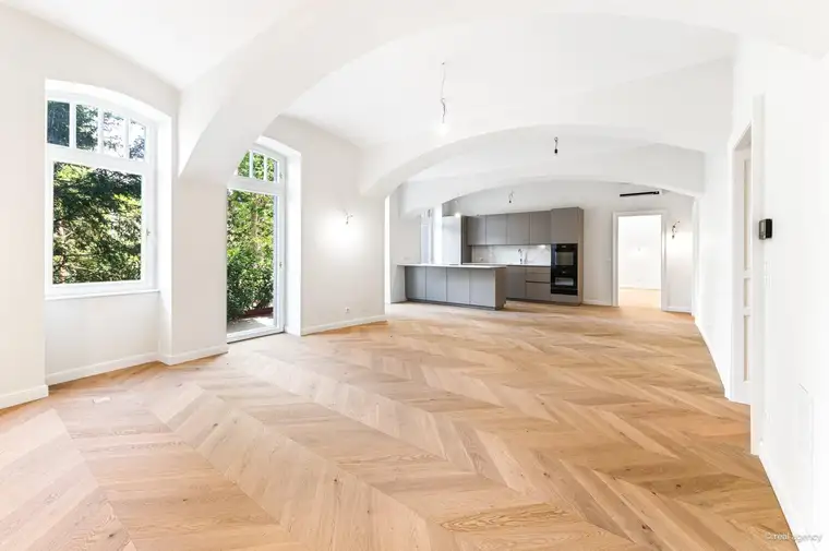 Familientram grosszügige Gartenwohnung mit Terrassen &amp; Garagen in 1130 Wien