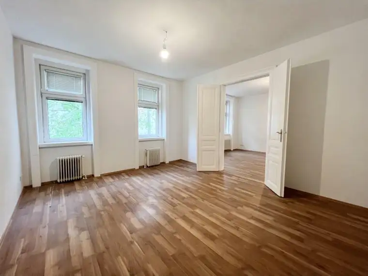 Stilvolle 2,5 Zimmer-Altbauwohnung mit Balkon, nahe Währinger Straße