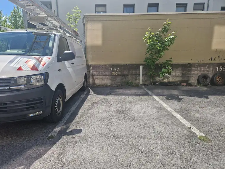 Sichern Sie sich Ihren Parkplatz in Innsbruck - nur 60,00 € Miete!