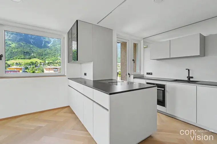 Hochwertig sanierte 4-Zimmer-Wohnung mit 3 Balkonen &amp; Bergpanorama in Innsbruck