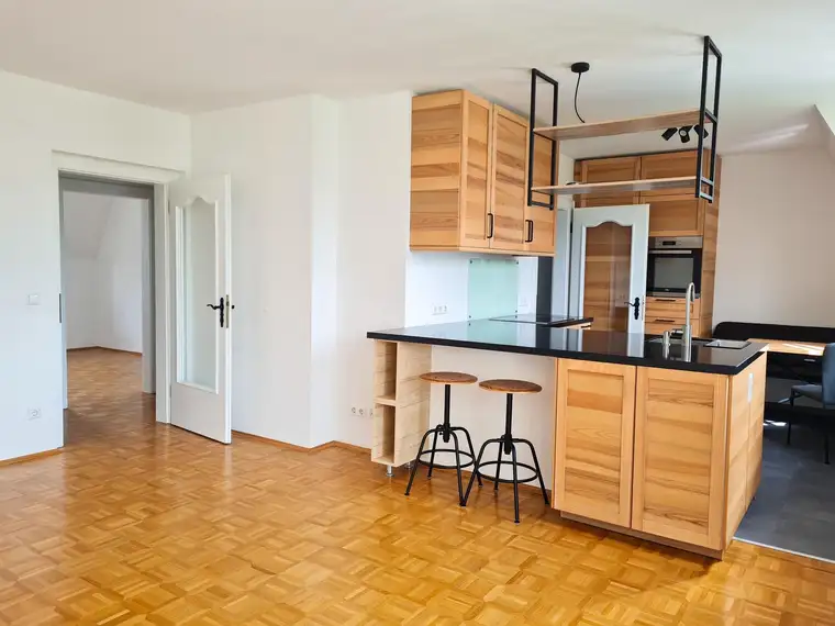 Helle 3-Zimmer-Wohnung in Klagenfurt (Waidmannsdorf) mit Tiefgarage und Karawankenblick