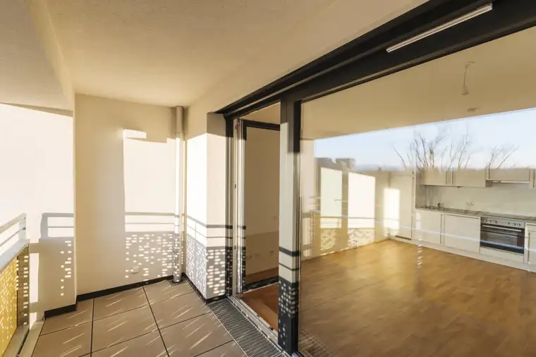 Provisionsfrei! Erstbezug - Wunderschöne Drei Zimmer Wohnung mit Loggia!