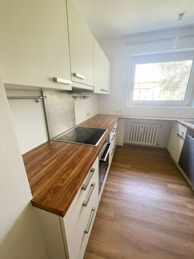 3-Zimmer-Wohnung mit Einbauküche in herrlicher Grünlage am Linzer Bindermichl