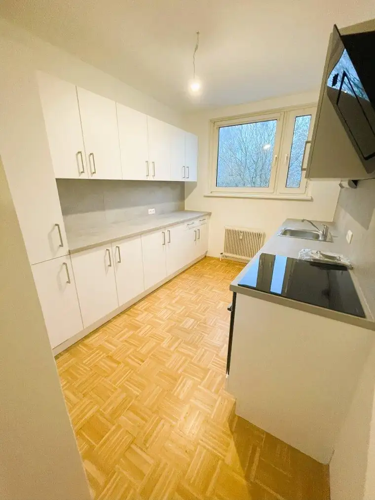 Attraktive 4-Zimmer-Wohnung mit Balkon in Hörsching – Sofort verfügbar
