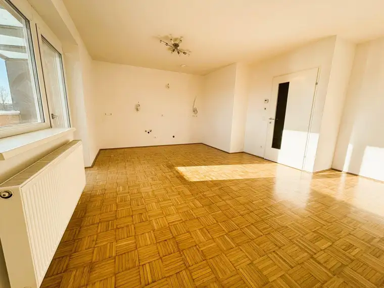 Wohnung mit großer Loggia in Grünlage zu verkaufen!