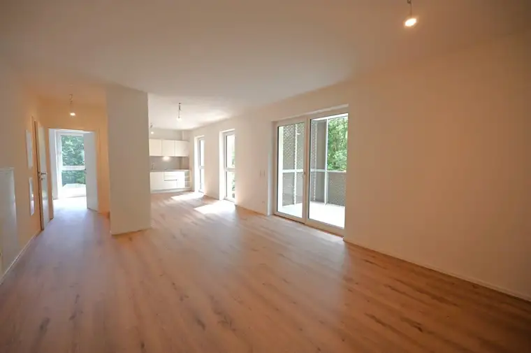 Modernes Wohngefühl mitten im Grünen – 2 Balkone, 2 Bäder GROSSARTIGER GRUNDRISS