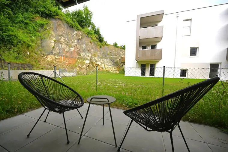 ERSTBEZUG – kompakte Gartenwohnung mit moderner Küche in Altenberg