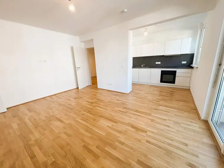 Neu sanierte 4-Raum-Wohnung mit Balkon in perfekter Lage!